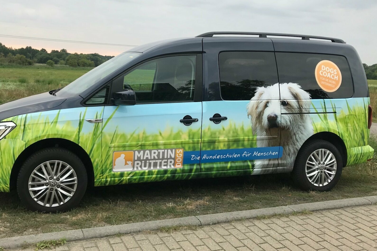 Caddy mit Werbung Martin Rütter DOGS Potsdam/Zossen