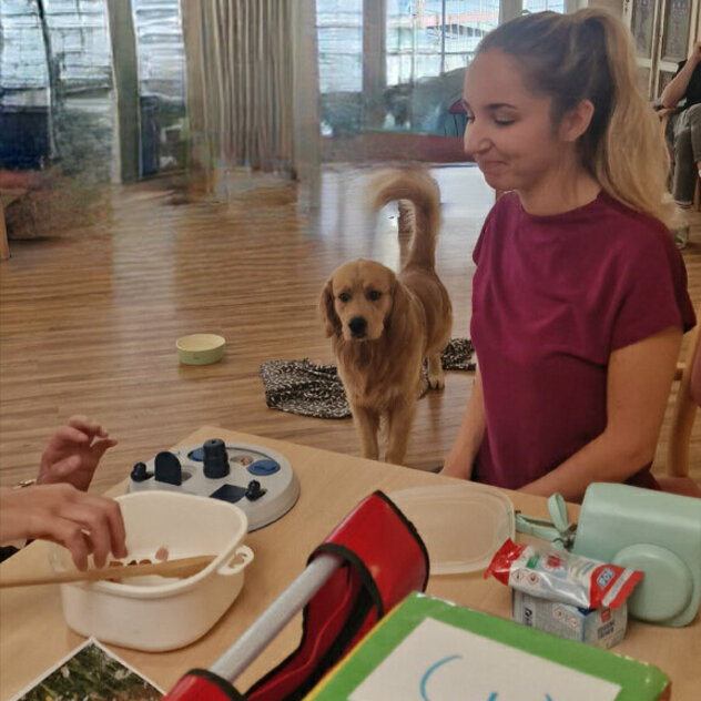 Maria im Einsatz mit Golden Retriever Kiki