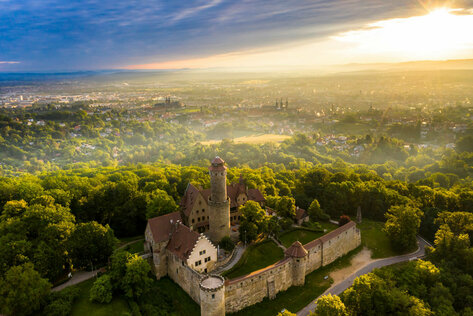 Ein Blick über die Burg Altenburg bei Bamberg.